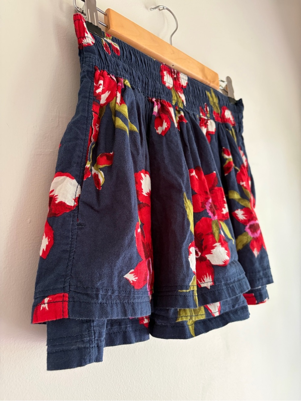 Hollister Navy Blue Floral 100% Cotton Mini Skirt Size S - Picture 2 of 5